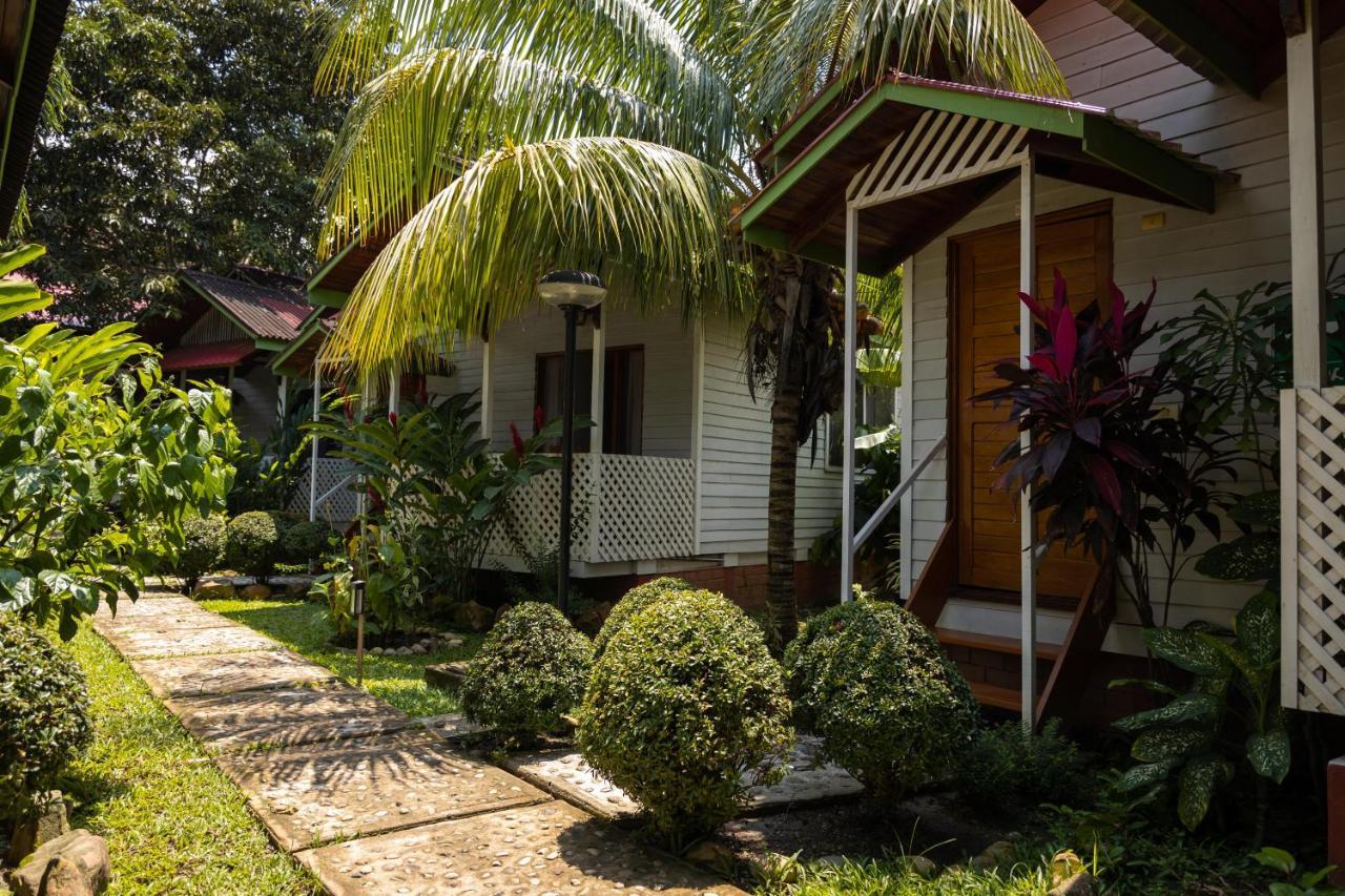 Los Gavilanes Hotel Pucallpa Exterior photo