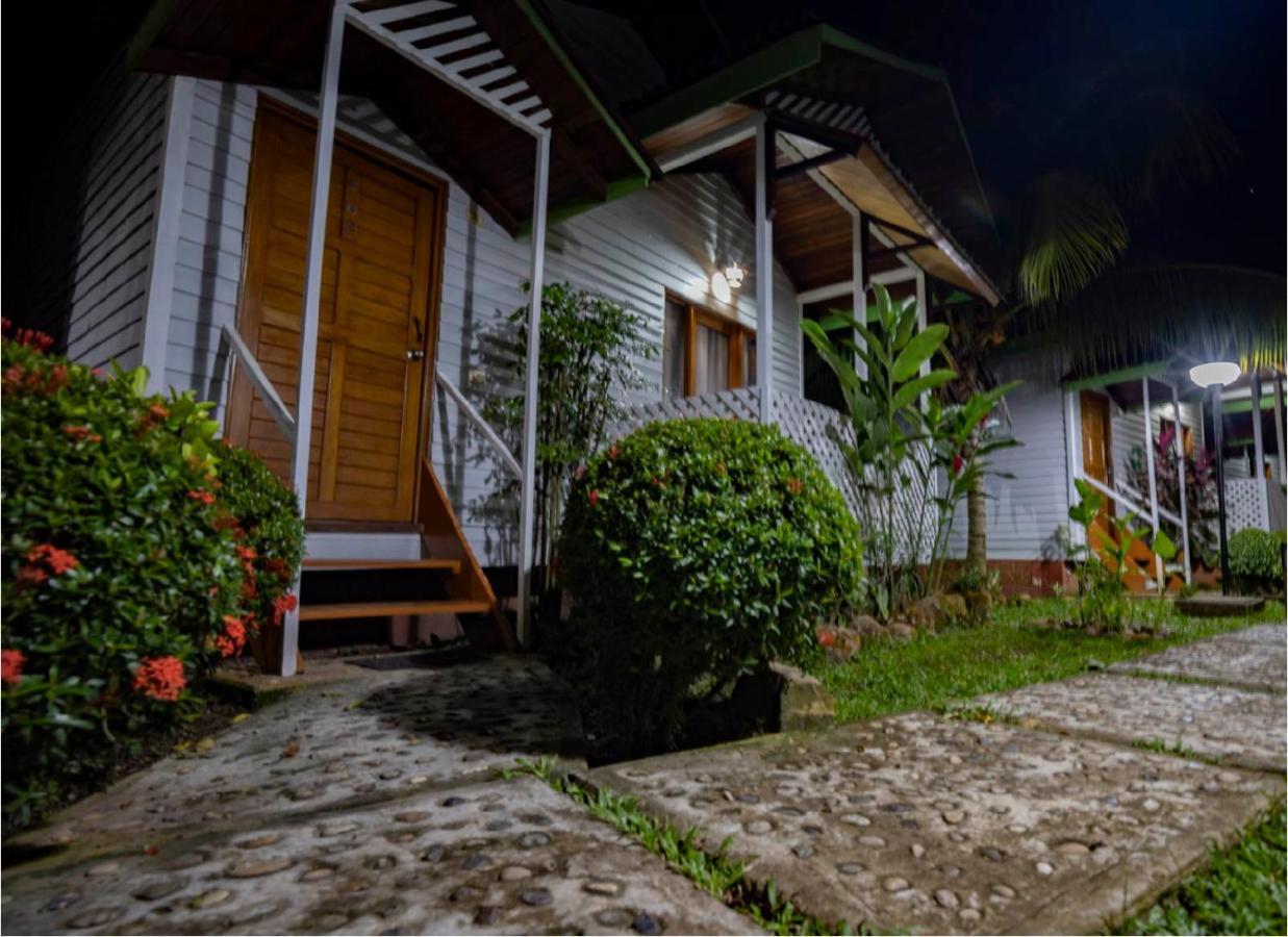 Los Gavilanes Hotel Pucallpa Exterior photo